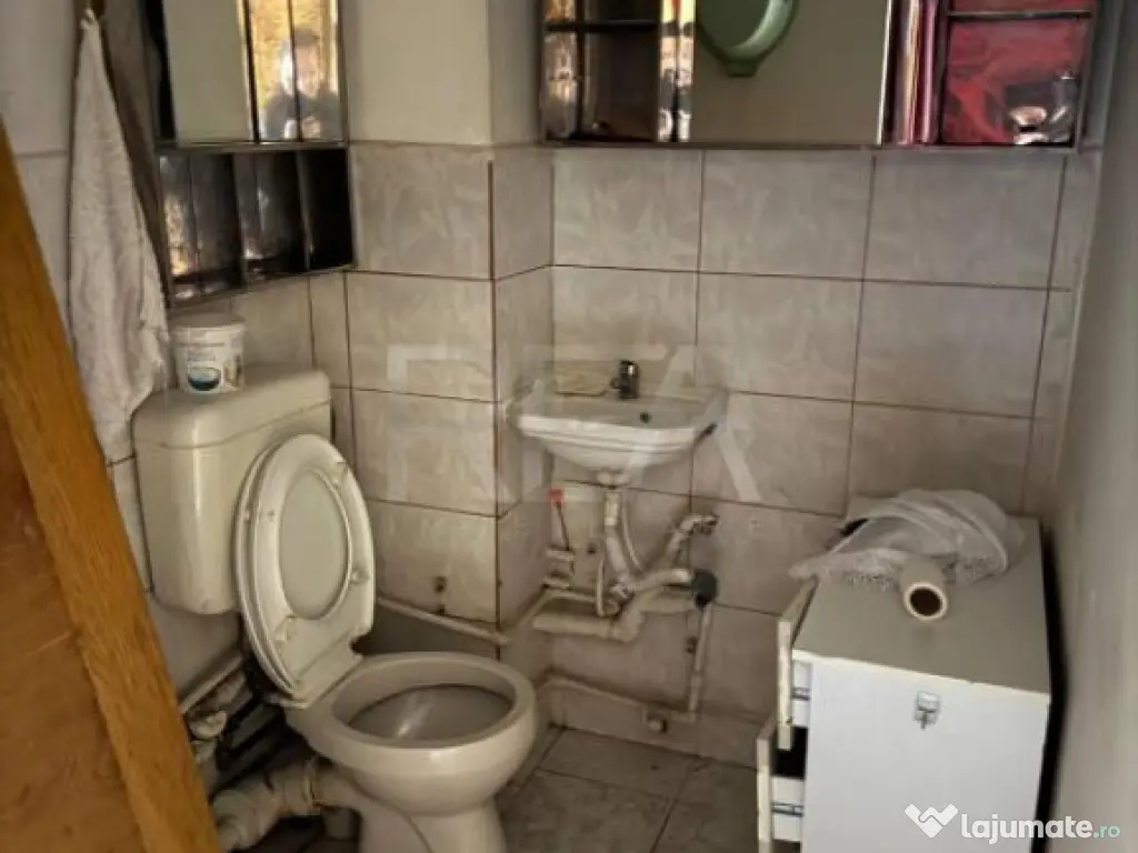 3 camere Vitan decomandat, an 1981, metrou, 62 mp, anvelopat 