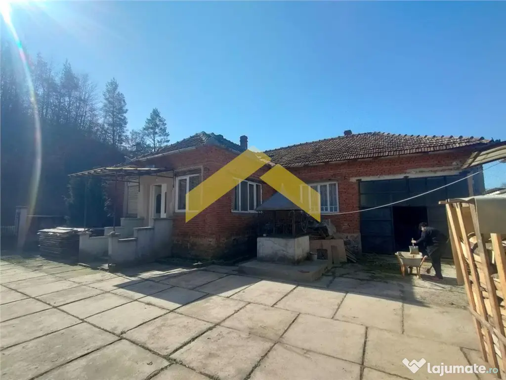 Casa 5 camere de localitatea Capruta 