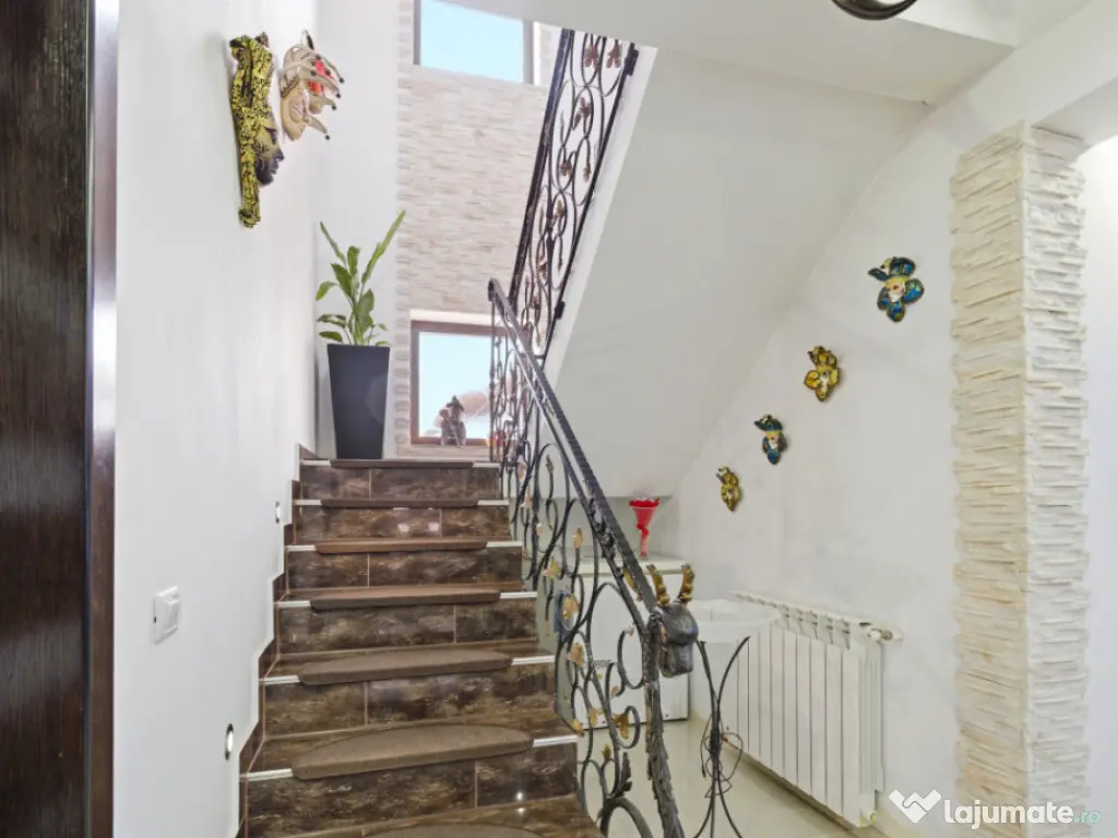 Casă spațioasă P+1 | 4 dormitoare | garaj dublu | teren 7 