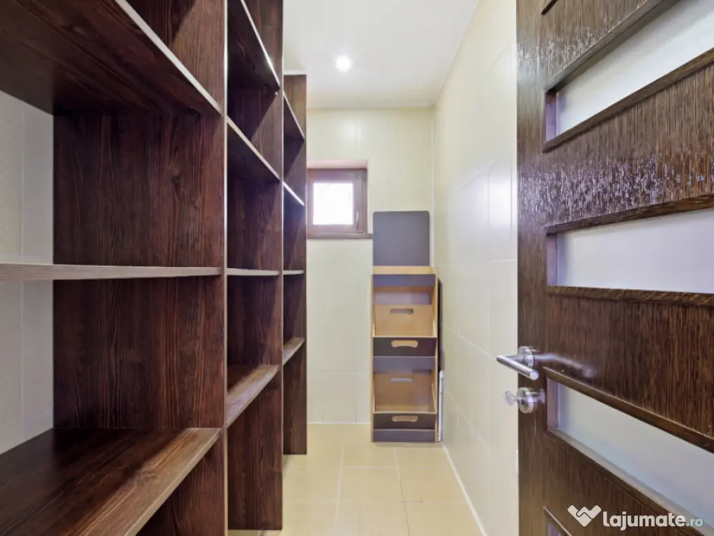 Casă spațioasă P+1 | 4 dormitoare | garaj dublu | teren 7 