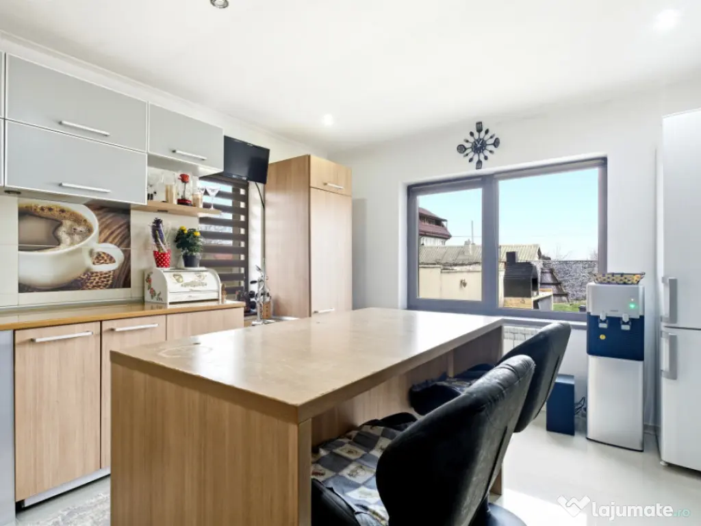 Casă spațioasă P+1 | 4 dormitoare | garaj dublu | teren 7 