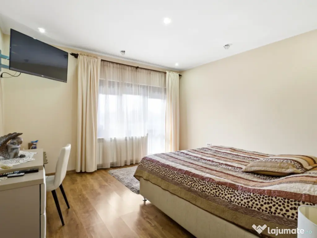 Casă spațioasă P+1 | 4 dormitoare | garaj dublu | teren 7 