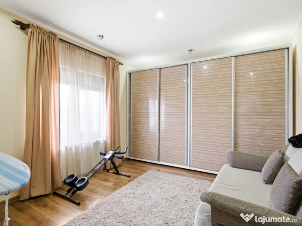 Casă spațioasă P+1 | 4 dormitoare | garaj dublu | teren 7 