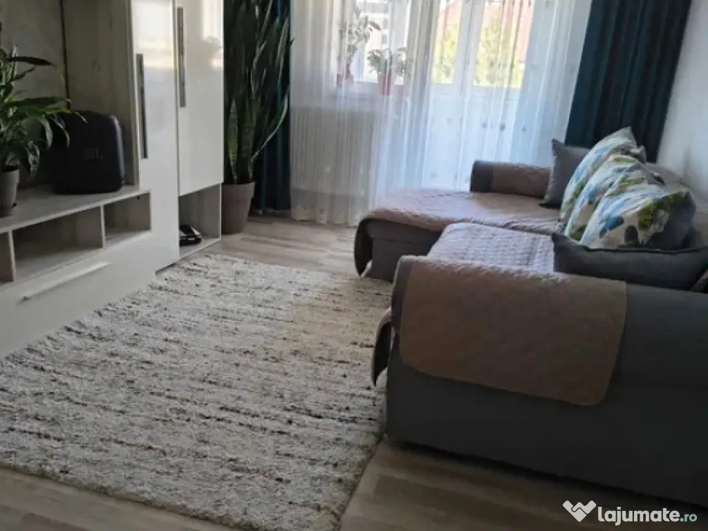 Apartament Cu 2 Camere Decomandate Zona Obcini 