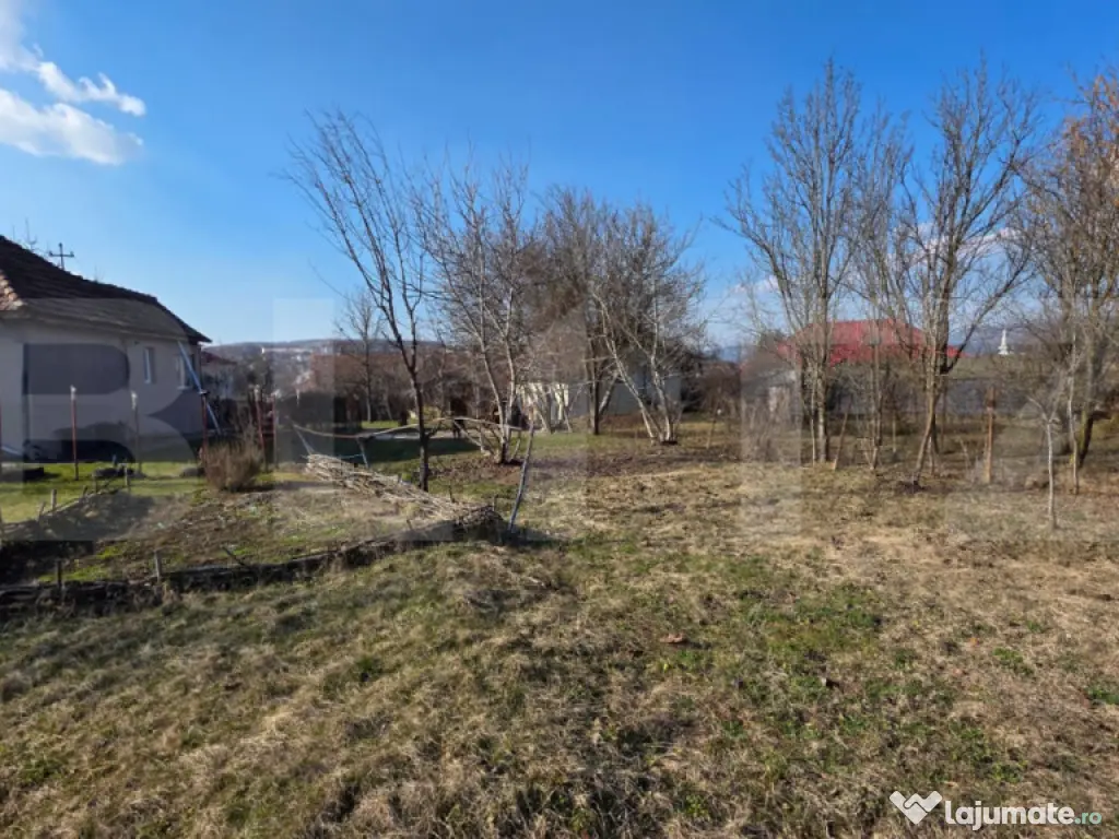 Teren generos cu casă – ideal pentru renovare sau dezvolt 