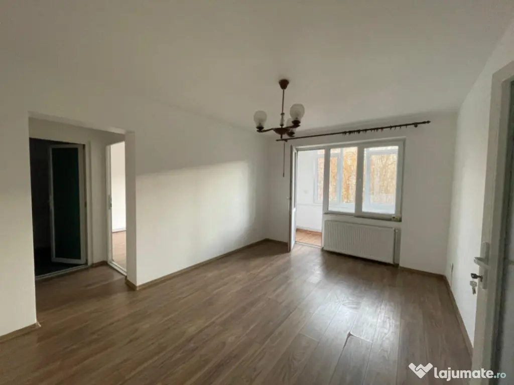 Apartament 2 camere semidecomandate, cartier Sasar 