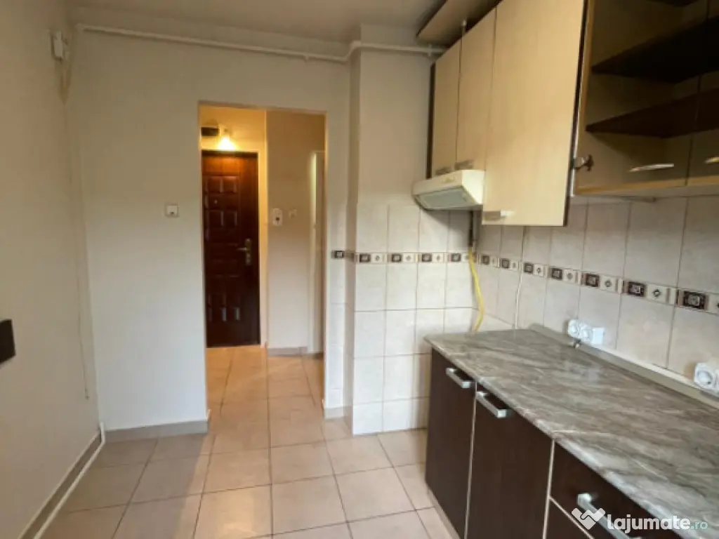 Apartament 2 camere semidecomandate, cartier Sasar 