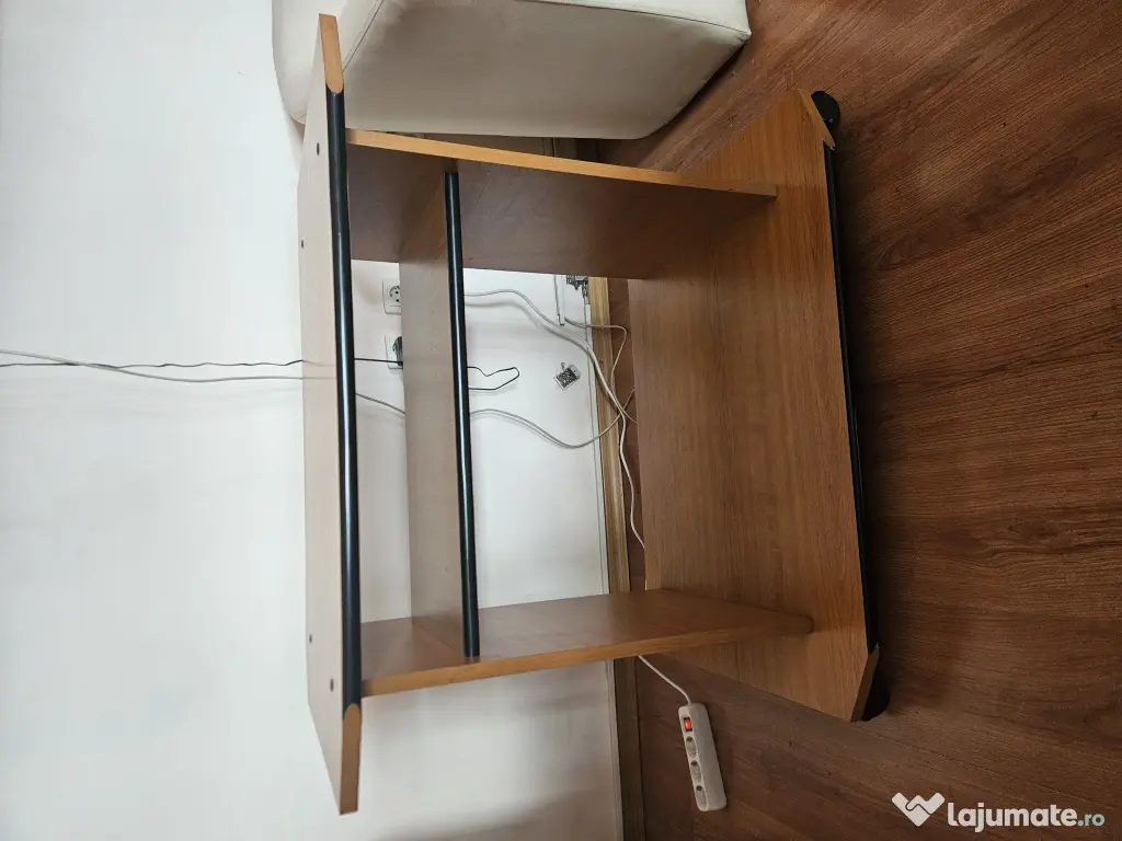 Noptieră pe roți, cu rol de birou și comodă TV 