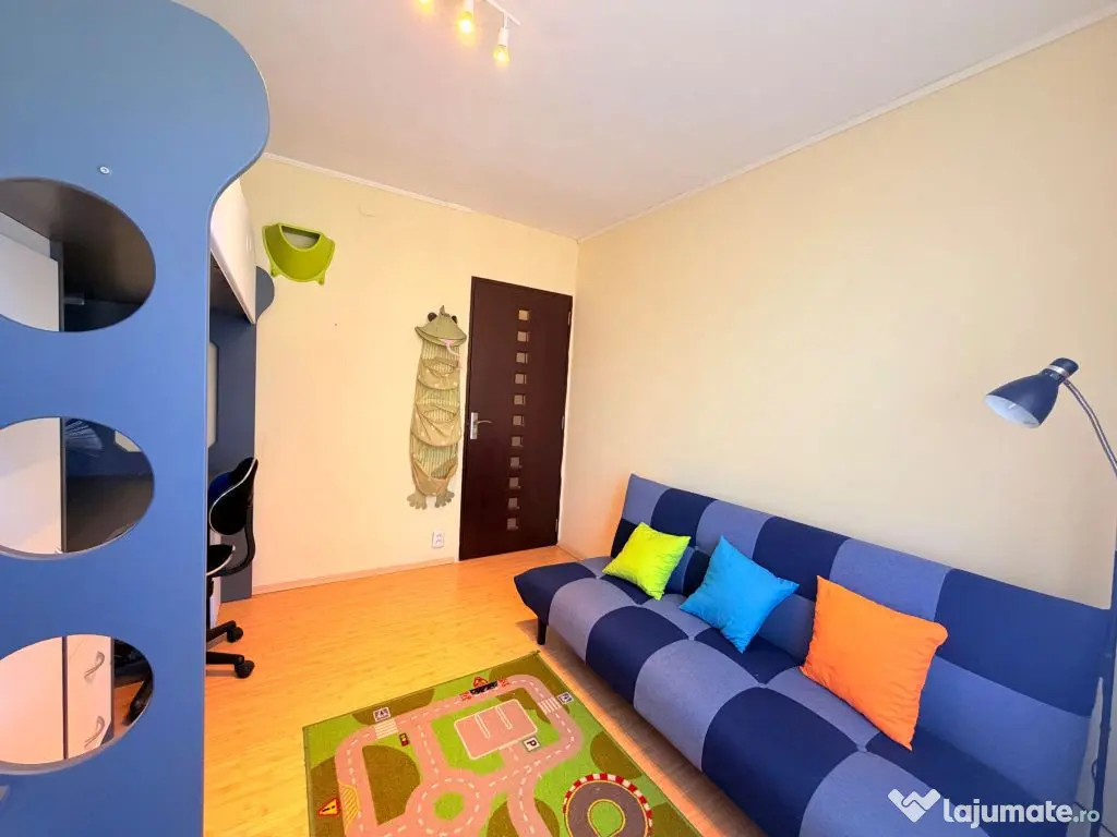 | Apartament 3 camere de închiriat | Loc de Parcare – ... 