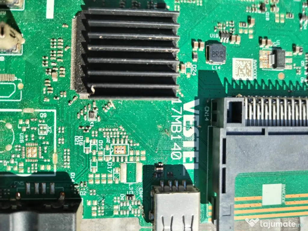 dezmembrez TV led JVC de 32" 