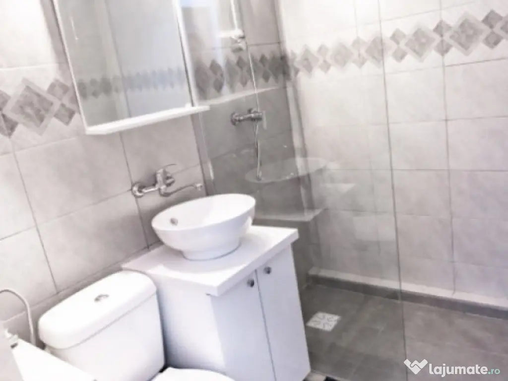 Apartament 3 camere spațios | Zonă aproape de Centru | Com 