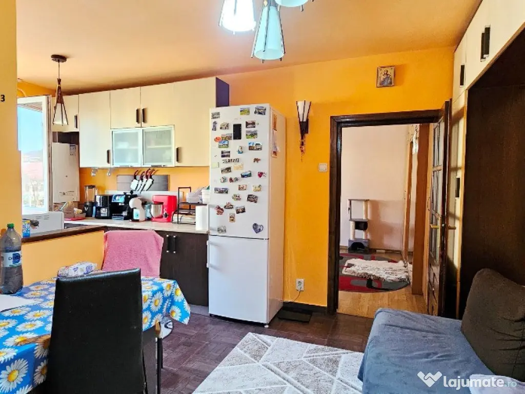 Apartament 2 camere, etaj 2, mobilat,utilat,2 locuri parcare,Precista 