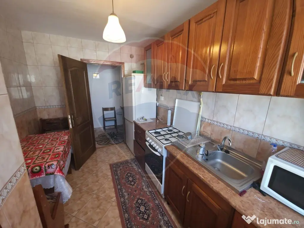 Apartament cu 2 camere de închiriat în zona Central 