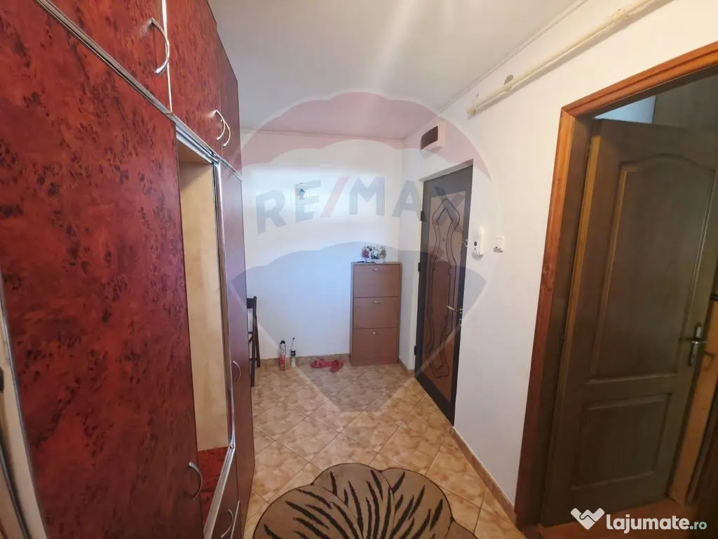 Apartament cu 2 camere de închiriat în zona Central 