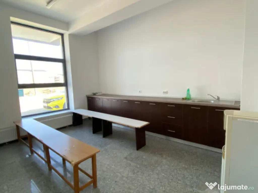 Spatiu comercial, 600mp , zona Aeroport 