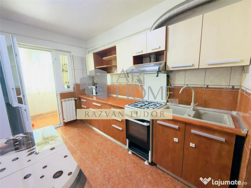 Apartament 2 camere, centrala proprie , Ploiesti , zona 9 ma 