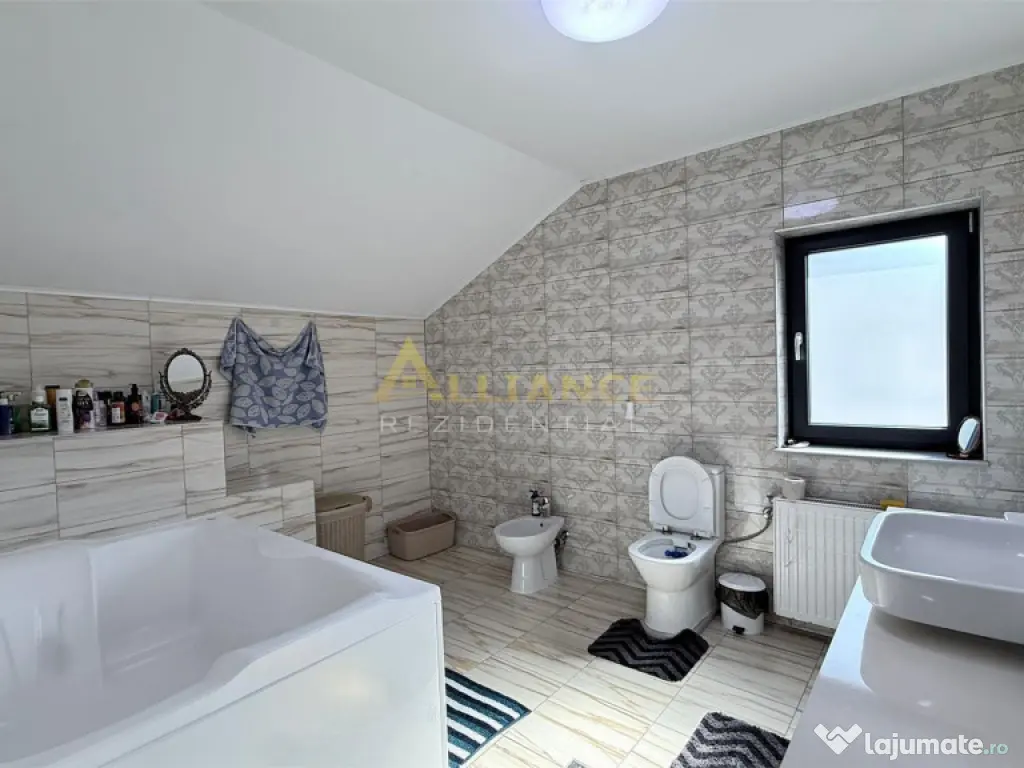 Casa Individuala - 4 camere - 2 bai - 250mp teren 