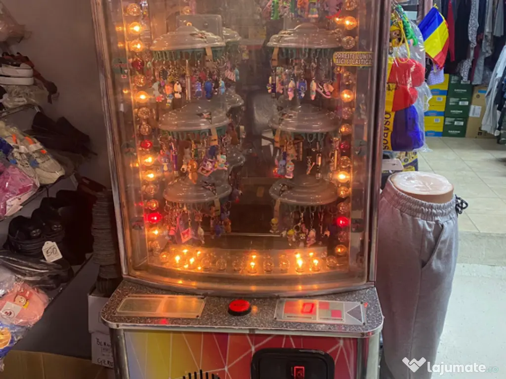 Vand aparat de joc arcade cu premii brelocuri 