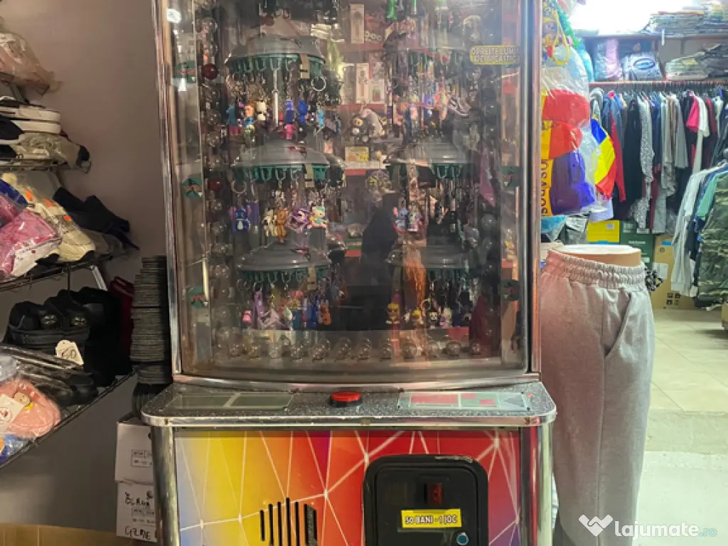Vand aparat de joc arcade cu premii brelocuri 