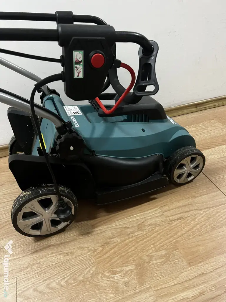 Masina tuns gazon Makita ELM3320 