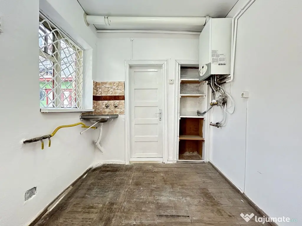 Casa 3 camere - Delfinariu - toate utilitatile 