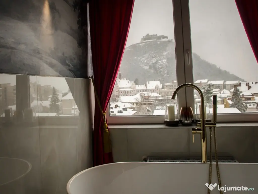 Apartament exclusivist de inchiriat-3 camere-2 bai-zona Ultracentrala 