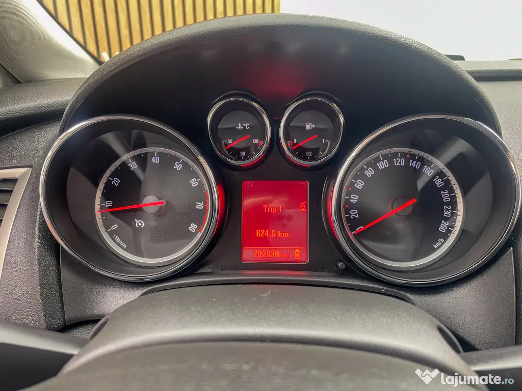 Opel Astra J . 1,4 Benzina . Euro 5 . Suport de biciclete . Rar + Itp . Garantie 