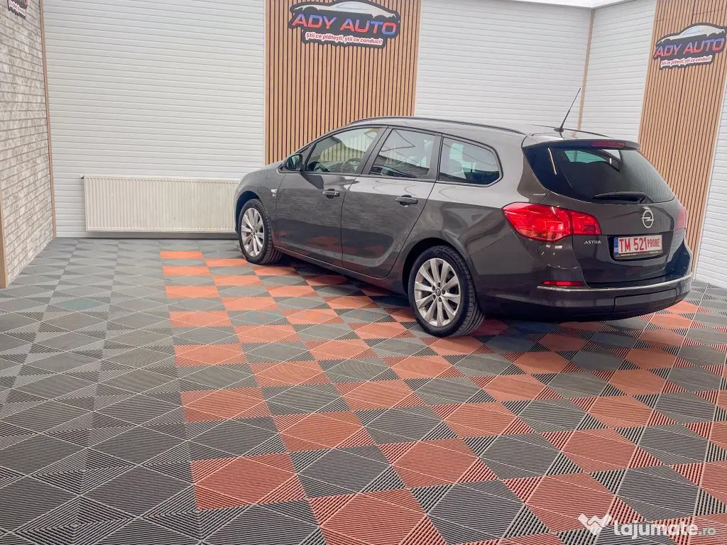 Opel Astra J . 1,4 Benzina . Euro 5 . Suport de biciclete . Rar + Itp . Garantie 