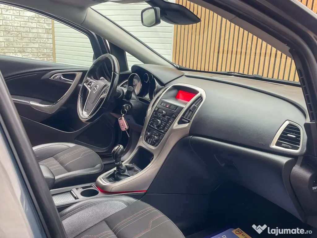 Opel Astra J . 1,4 Benzina . Euro 5 . Suport de biciclete . Rar + Itp . Garantie 