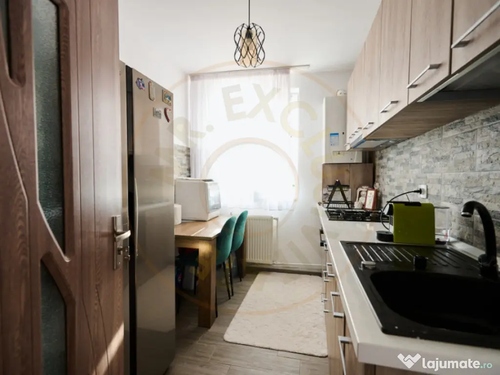 APARTAMENT 3 CAMERE SEMIDECOMANDAT CRAIOVEI 