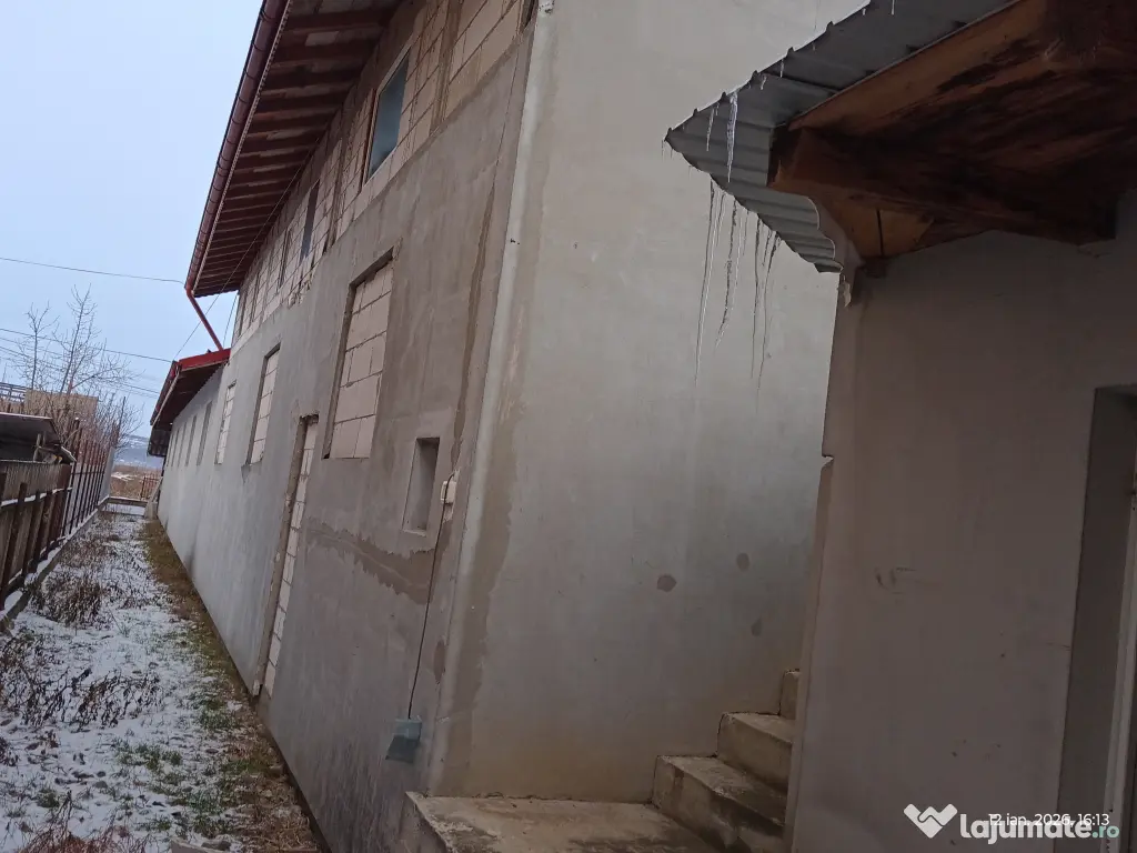 Vând sau închiriez hală 