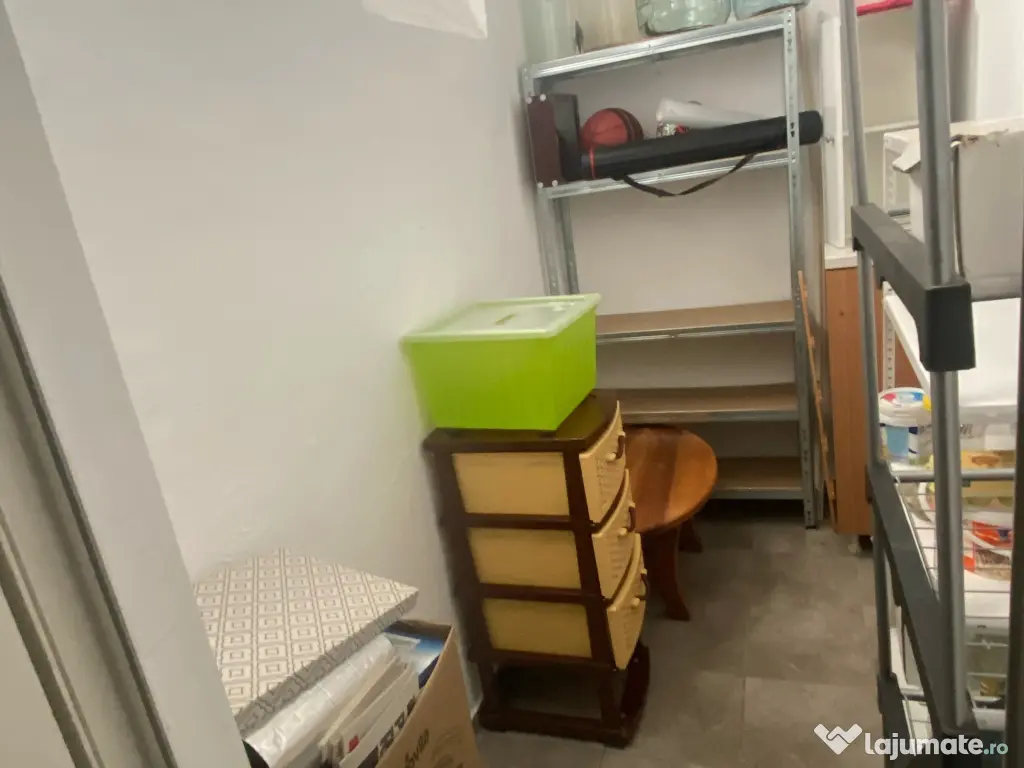 Apartament de inchiriat 3 camere, curte si centrala proprie zona 13 Septembrie 