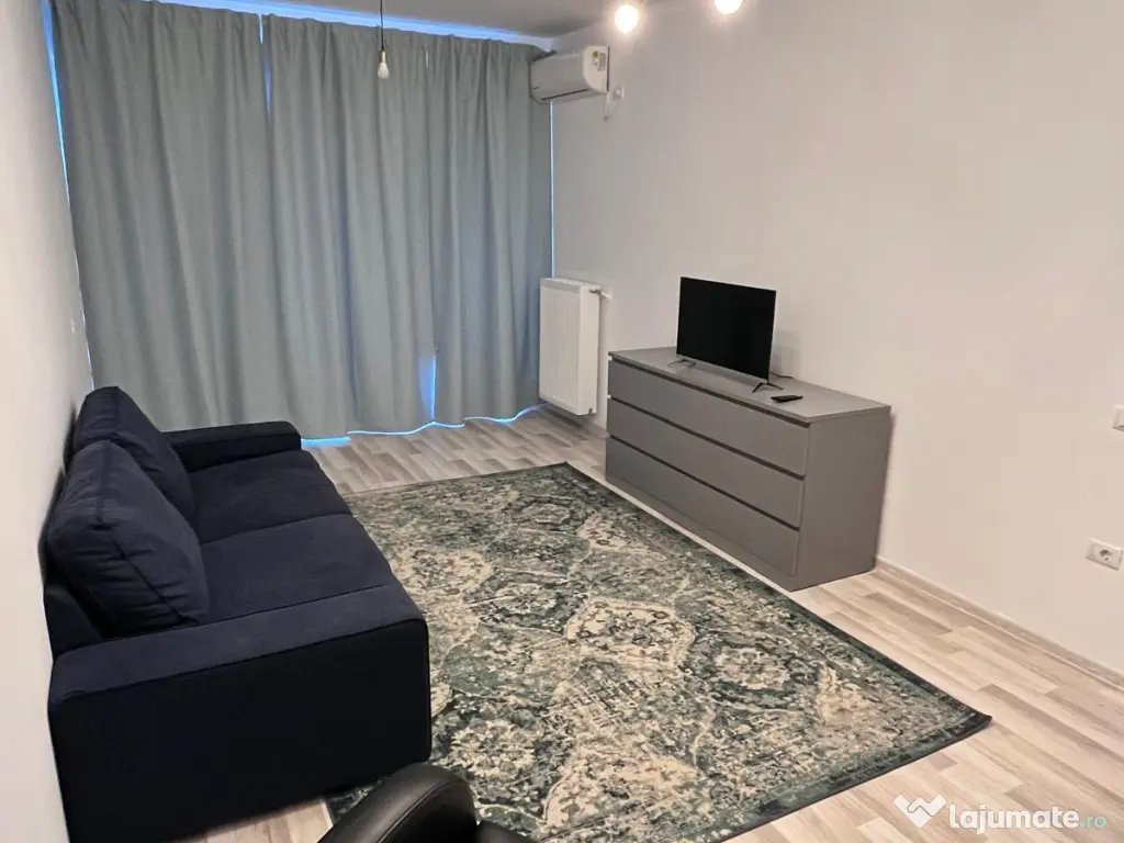 Închiriez apartament 