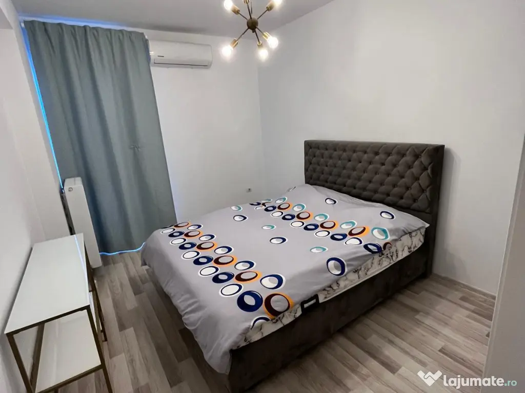 Închiriez apartament 
