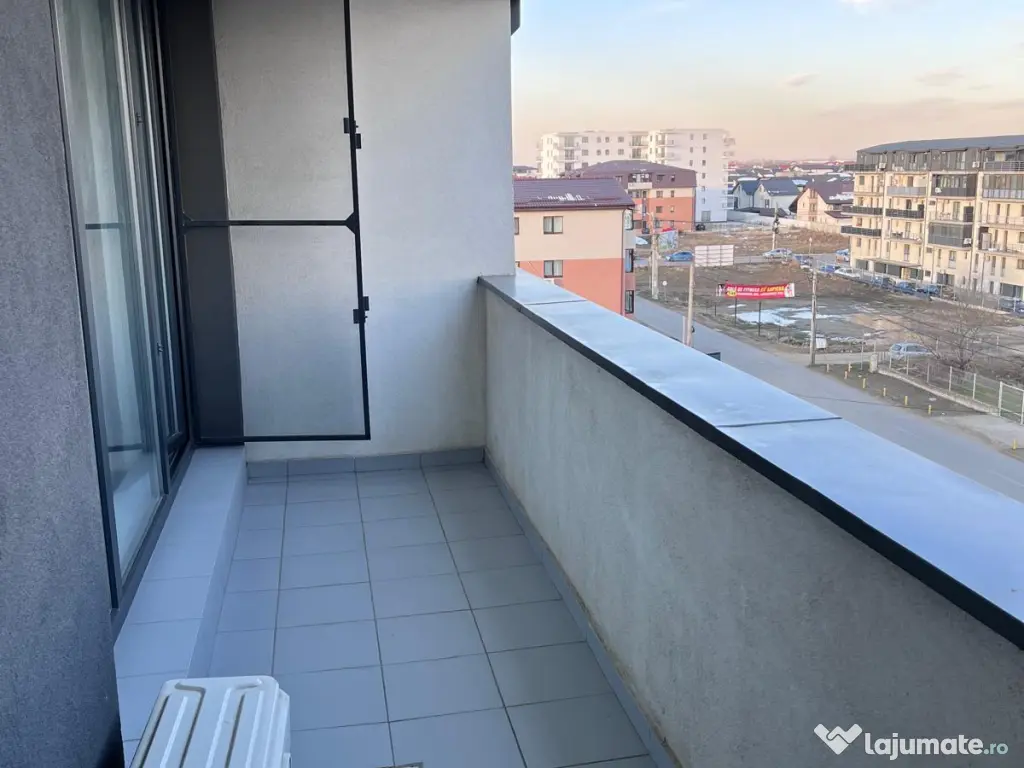 Închiriez apartament 