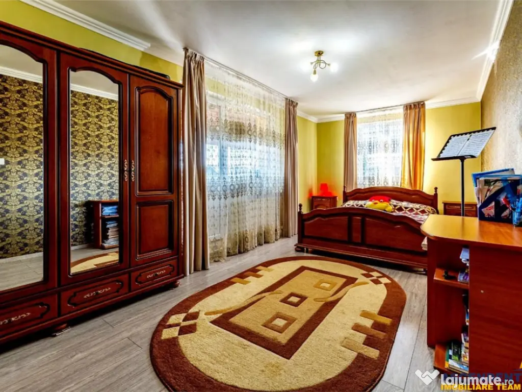 Rezidenta mobilata si echipata, cu lumina naturala, verdeata 