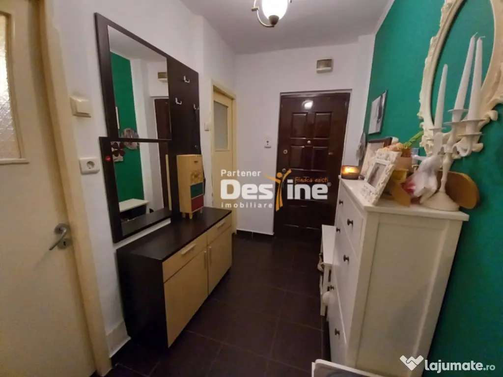 Apartament 2 camere 42 mp renovat cartier Smirodava Roman 