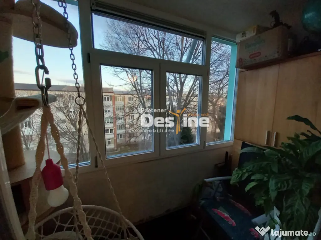 Apartament 2 camere 42 mp renovat cartier Smirodava Roman 