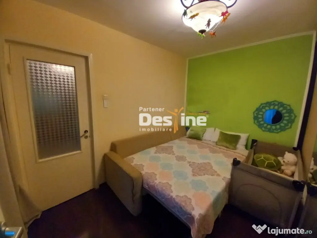 Apartament 2 camere 42 mp renovat cartier Smirodava Roman 