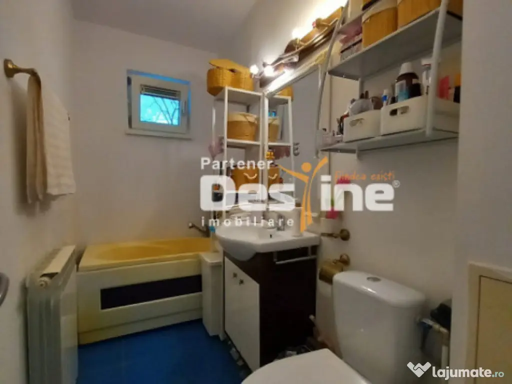 Apartament 2 camere 42 mp renovat cartier Smirodava Roman 