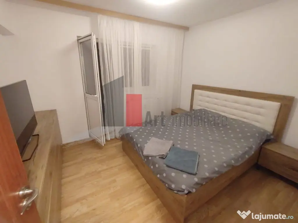 Închiriere apartament decomandat 3 camere - Bd. Lacul Te... 