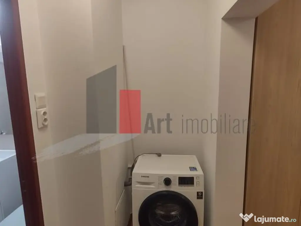 Închiriere apartament decomandat 3 camere - Bd. Lacul Te... 