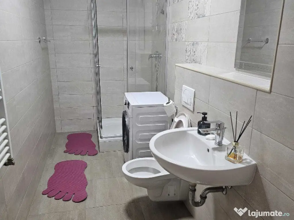 Apartament 2 camere zona TRACTORUL, 