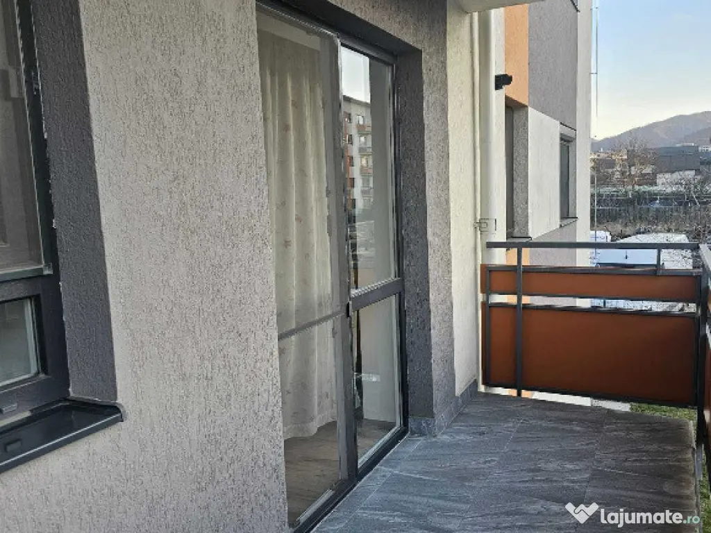 Apartament 2 camere zona TRACTORUL, 