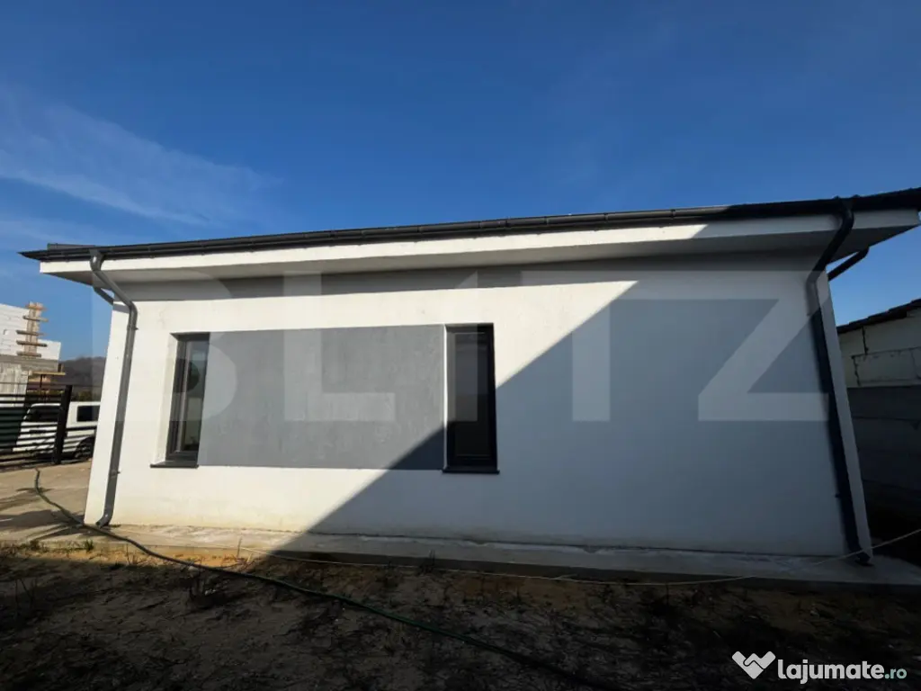 Casă parter 121 mp, 2 dormitoare, 331 mp teren, Leamna de J
