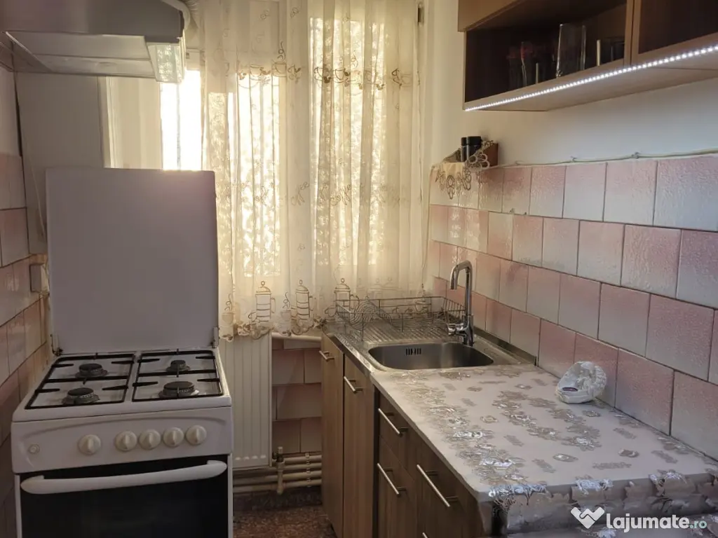 Apartament cu 2 camere de închiriat 