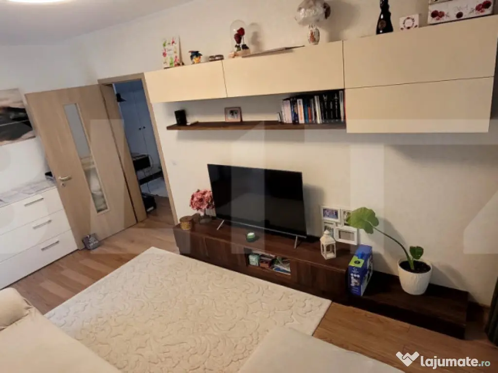 Apartament 3 camere, 67.67 mp, zona Galata