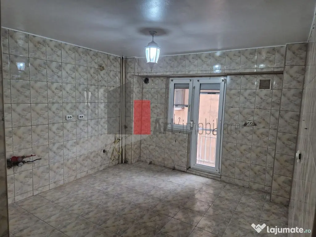 Vanzare apartament 4 camere Lujerului 