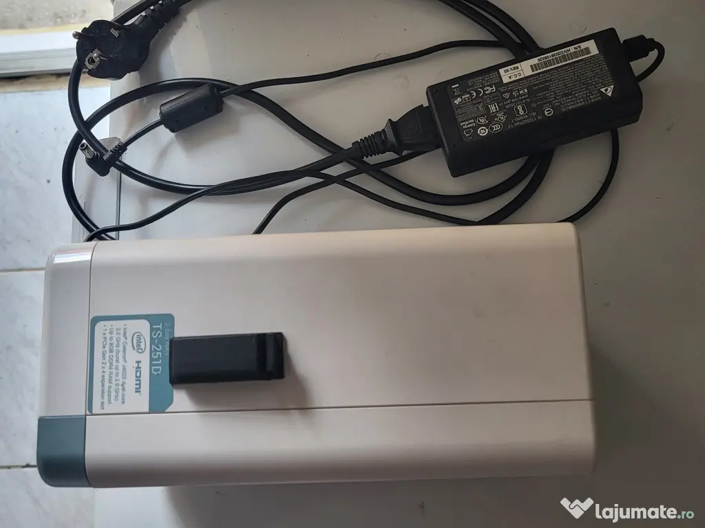 NAS QNAP TS-251D, 2-bay Intel, 8GB RAM, cu SSD 512GB inclus 