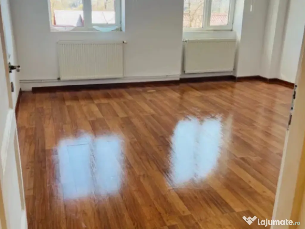 Apartament 2 camere, decomandat - zona Centrul Civic